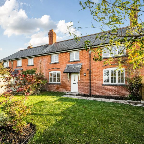 1369817-3-68f9f68337475